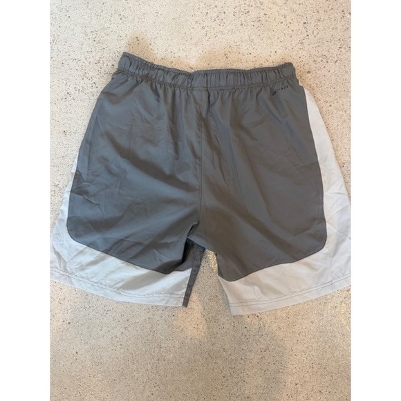 Nike Dri-FIT Training Athletic Gym Activewear‎ Shorts Gray White Womens - Picture 4 of 4